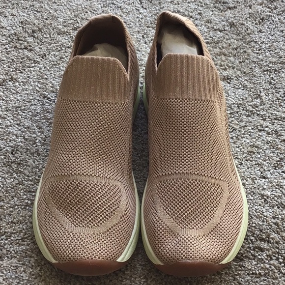 SLIP ON SNEAKERS - SIZE 8 NWT - Picture 2 of 9